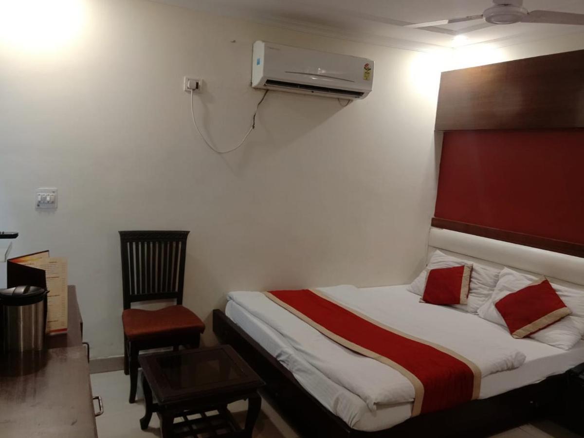 Hotel Star Palace New Delhi Extérieur photo