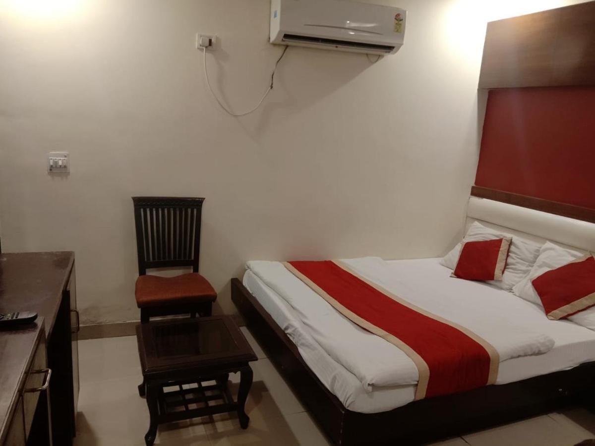 Hotel Star Palace New Delhi Extérieur photo