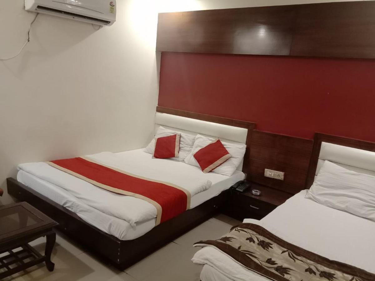 Hotel Star Palace New Delhi Extérieur photo