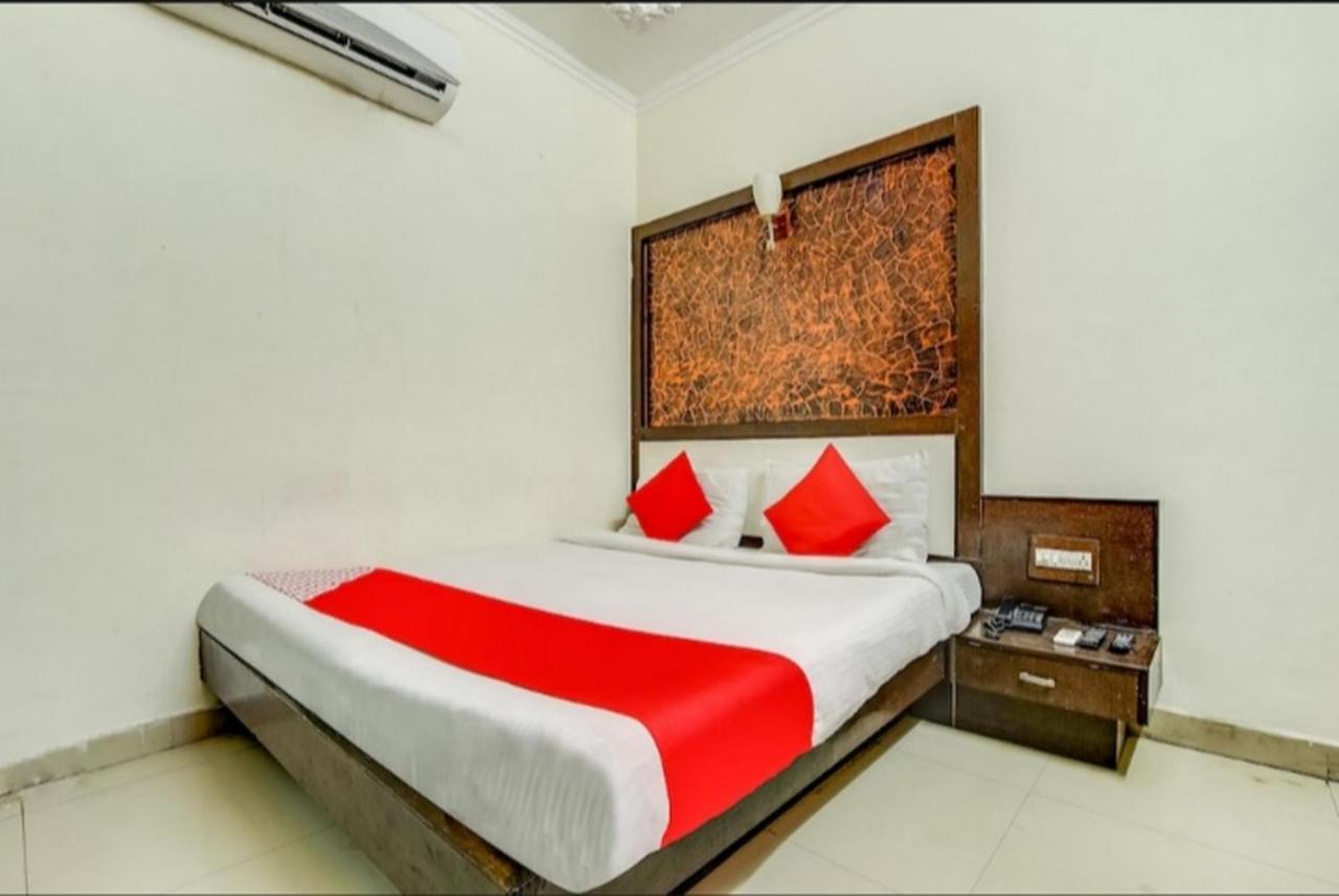 Hotel Star Palace New Delhi Extérieur photo